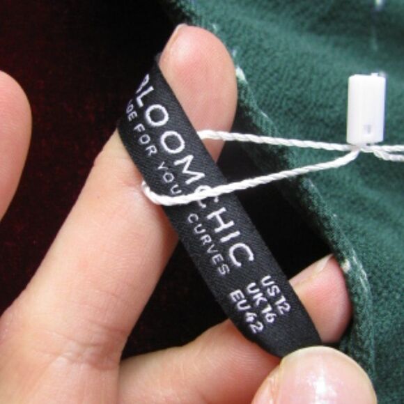 NWT BloomChic green cold shoulder dress 12/ L - Picture 10 of 11